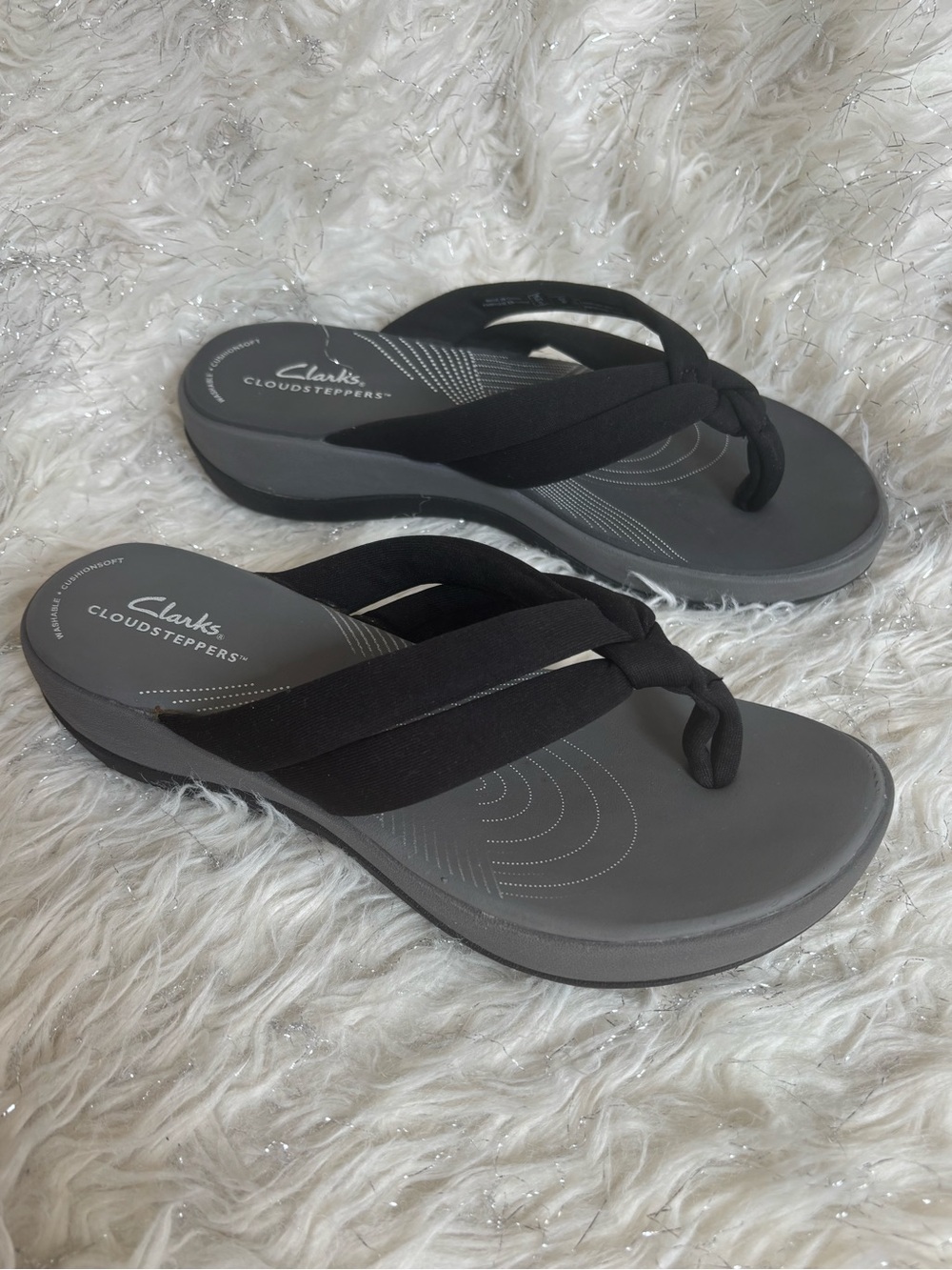 Clarks Cloudsteppers Glison Black/Gray Women's Comfort Thong Sandals Size US8